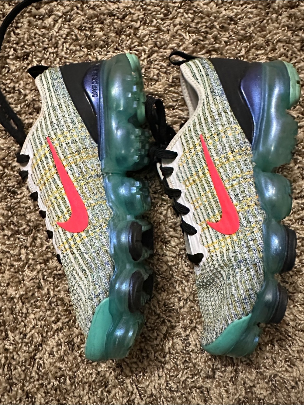Nike Air VaporMax Flyknit 3 Size 6.5Y Womens 8 Shoe Crimson Turquoise BQ5238-104